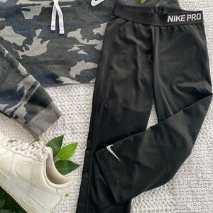 Nike Pro Capri Leggings/shorts